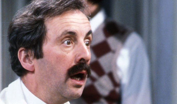 Andrew Sachs dies at 86 | Fawlty Towers' Manuel had dementia