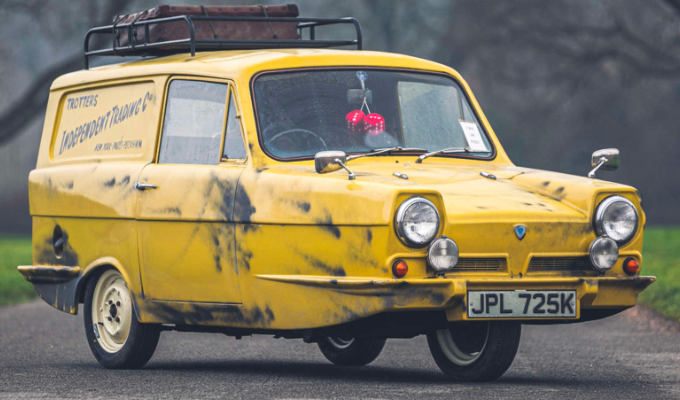 Original Del Boy van up for auction | Reliant Regal used in Only Fools filming