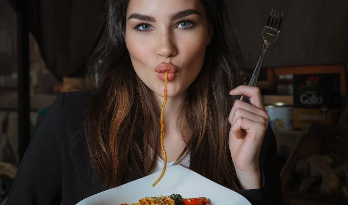 What's the proper way to eat pasta? | Tweets of the week