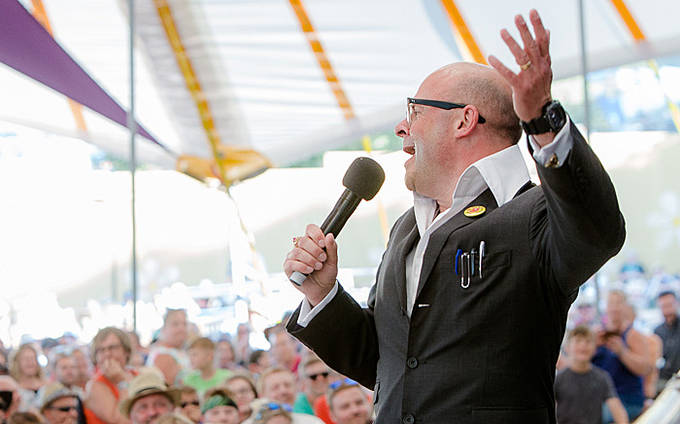 Harry Hill at Latitude | Review by Steve Bennett