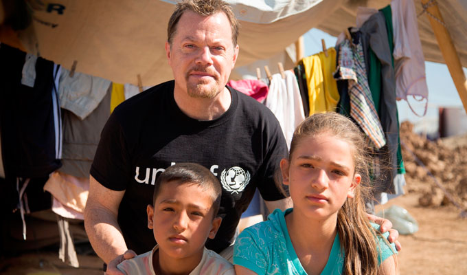Eddie Izzard visits Iraq | To highlight child refugee crisis