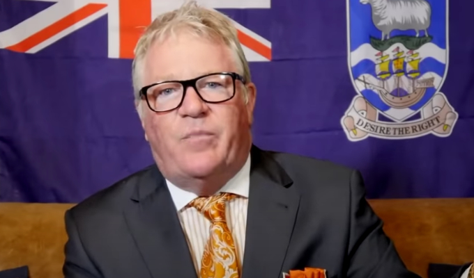 Surprise! Jim Davidson goes on a racist rant | Comic condemned for his vile views