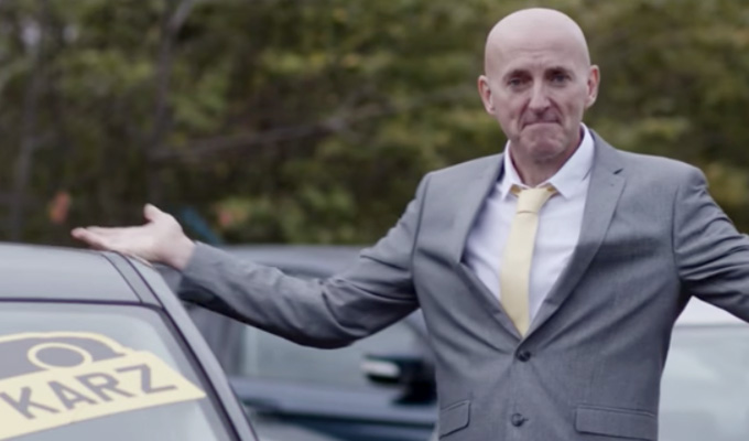 Lee Hurst's a dodgy used car salesman | ...in a brief appearance in new TV ad