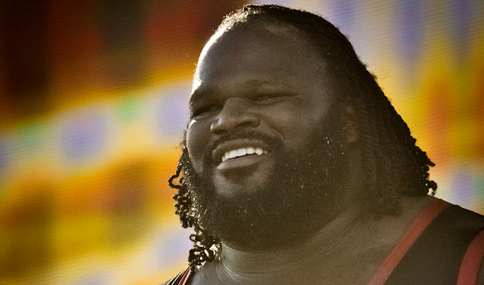 Wrestling with comedy | WWE champ Mark Henry turns to stand-up