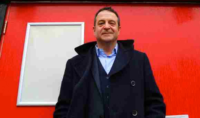  Mark Thomas: The Red Shed