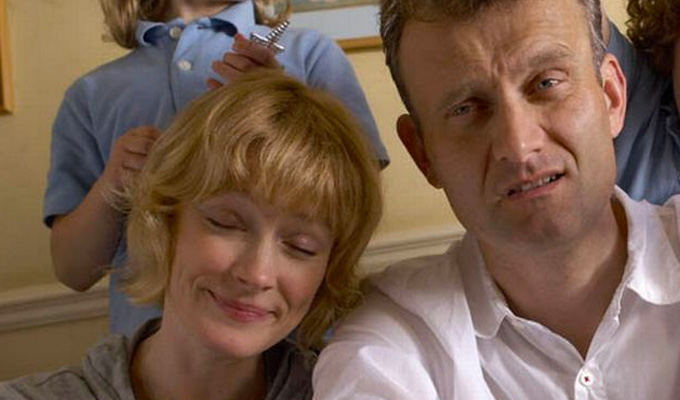 Outnumbered duo 'become a real-life couple' | Hugh Dennis and Claire Skinner have reportedly hooked up