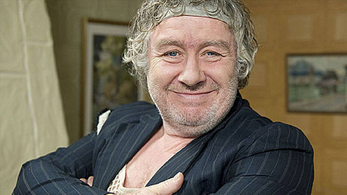 Live show for Rab C Nesbitt | Character set to chase Still Game's success