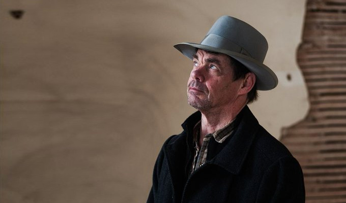 Rich Hall performs comedy in his shed | But it's a tough crowd