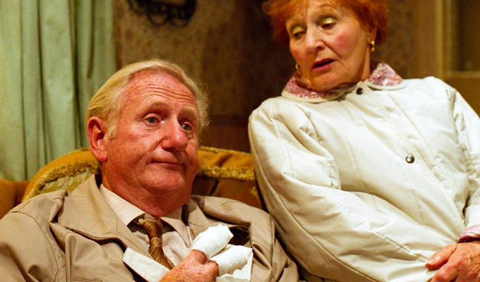 Tributes as Royle Family's Peter Martin dies at 82 | Actor played neighbour Joe Carroll