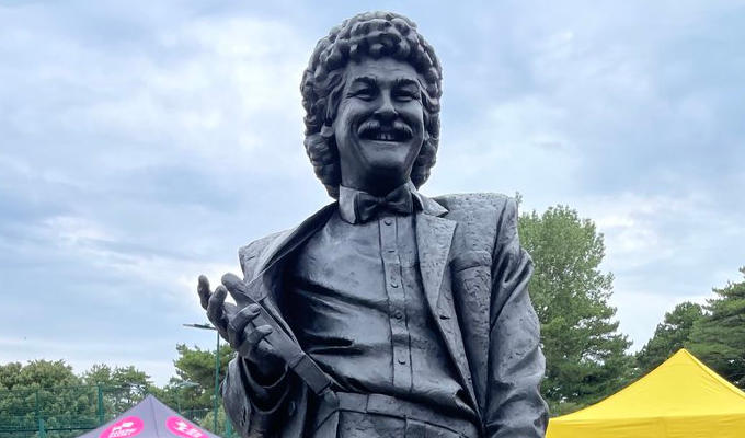 He'd have been piggin' chuffed... | 9ft statue to Bobby Ball unveiled