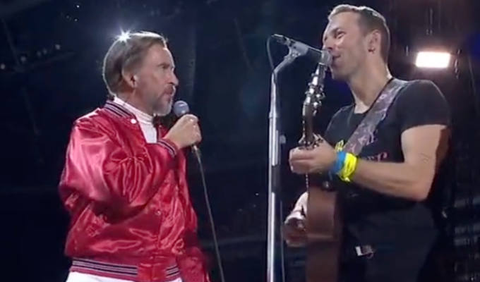 Alan Partridge joins Coldplay on stage | Steve Coogan's alter ego crashes Wembley gig
