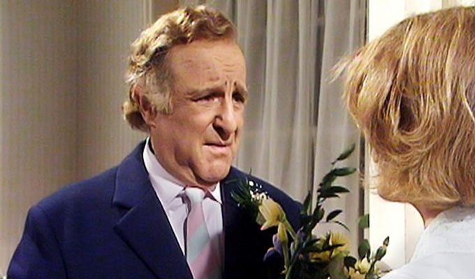 Drop The Dead Donkey's 'Henry Davenport' dies | Actor David Swift was 85