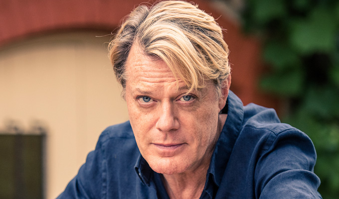 Eddie Izzard to headline an international online gig | Fundraiser for Médecins Sans Frontières