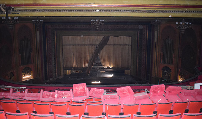 EMD cinema inside