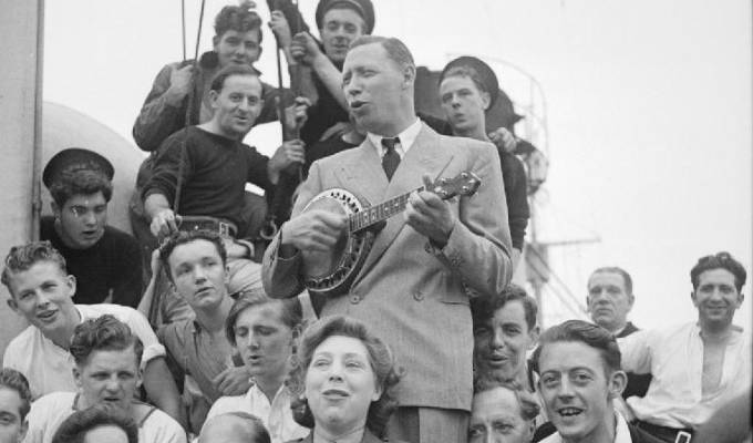 When George Formby told off his writers for being too rude | Letter goes under the hammer in major memorabilia auction