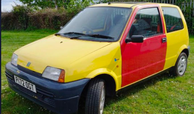Inbetweeners car goes for £15,000 | ...and a Tommy Cooper fez makes £4,000