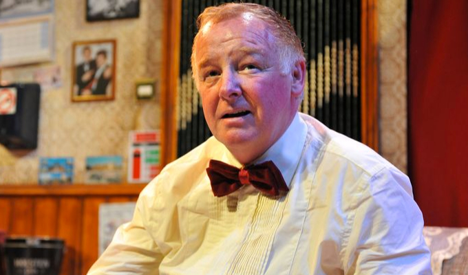 Les Dennis revives washed-up comedian Jigsy | Today's best comedy on demand Les Dennis revives washed-up comedian Jigsy | Today's best comedy on demand
