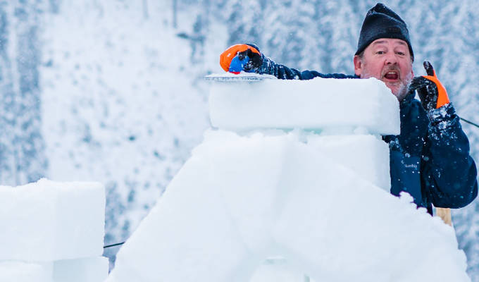 Johnny Vegas breaks into snow business | Comic in snowman-building contest