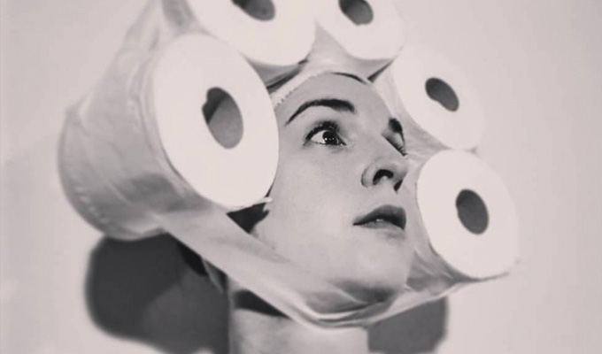  Kat Bond: Loo Roll