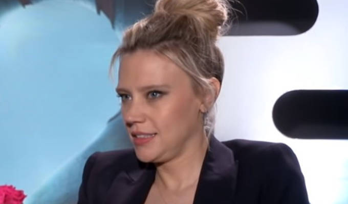 Kate McKinnon becomes a children's author | First book from ex-SNL star