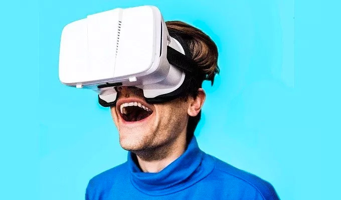 Luke Rollason's Infinite Content | Edinburgh Fringe review by Alex Bruce