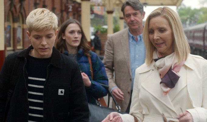 Review: Netflix's 'Feel Good' Starring Mae Martin and Lisa Kudrow