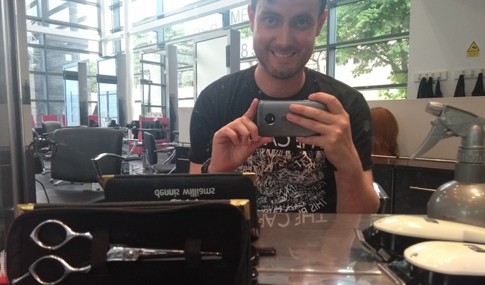 Cutting edge comedian? | Comic trains as a barber, to cut fringes at the Fringe Cutting edge comedian? | Comic trains as a barber, to cut fringes at the Fringe
