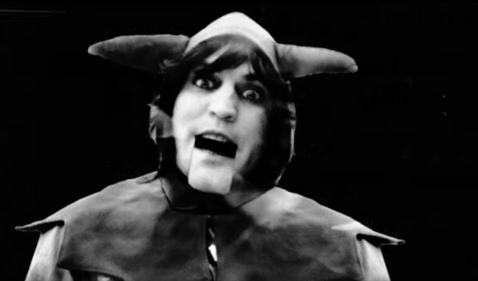 Download Noel Fielding's Christmas song | A tight 5: December 7