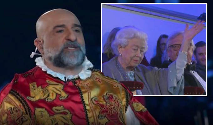 Off with his head! | Jester Djalili Omid breaches royal etiquette in front of the Queen