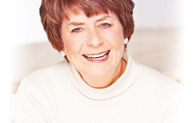  Pam Ayres 