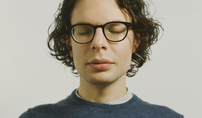 Simon Amstell announces 2021 tour | Spirit Hole covers ' love, sex, shame, mushrooms and more’