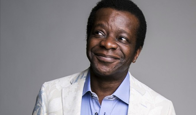  Stephen K Amos: Bread And Circuses