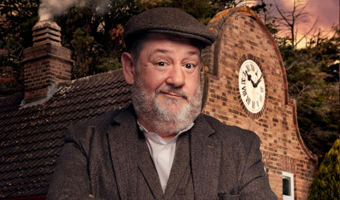 Johnny Vegas shows Grayson Perry his art | Sue Perkins and Mawaan Rizwan also guest on C4 show Johnny Vegas shows Grayson Perry his art | Sue Perkins and Mawaan Rizwan also guest on C4 show